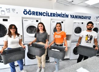İzmir Büyükşehir Belediyesi’nin üniversite öğrencilerine ücretsiz hizmet verecek çamaşırhanelerinden İlki Bornova’da açıldı.