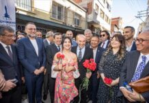 Hindistan Banjara’larının (Roman, Çingene) tarihini anlatan “Proud to be a Banjara” adlı kitap İzmir’de tanıtıldı
