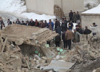 İran, 6’nın üzerinde 3 ayrı depremle sarsıldı; 5 ölü, 44 yaralı