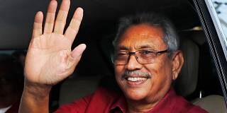 Sri Lanka’da abi kardeş ülkeyi terk etti!