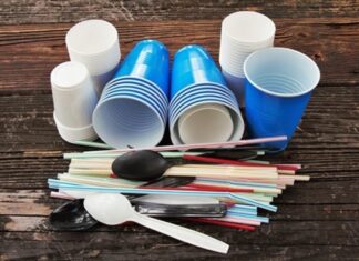 Darısı başımıza; Hindistan’da çevre kirliliğiyle mücadele amacıyla tek kullanımlık plastik ürünler yasaklandı.