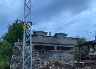 Bilecik’te sel sularına kapılan 70 yaşındaki kadın hayatını kaybetti;suya atlayan oğlu da yaralandı.