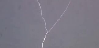 Çamlıca Radyo-TV Kulesi’ne yıldırım düştü!