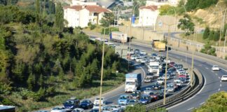 Tatilciler dönmeye başladı, İstanbul istikametinde trafik yoğunlaştı