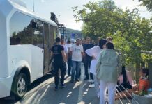 Sarıyer’de içi yolcu dolu minibüsle cip çarpıştı: 10 yaralı