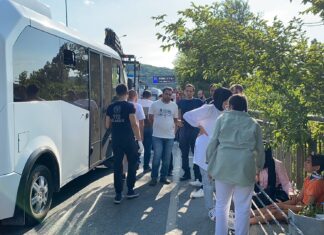 Sarıyer’de içi yolcu dolu minibüsle cip çarpıştı: 10 yaralı