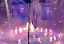 Müzik grubunun üzerine konserde dev ekran düştü!