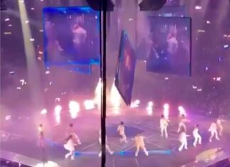 Müzik grubunun üzerine konserde dev ekran düştü!