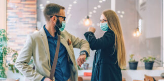 Maskeye dönüş; Almanya Adalet Bakanı Marco Buschmann, kapalı alanlarda maske zorunluluğu geleceğini duyurdu.