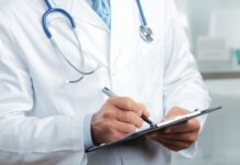 Doktor, dilekçeyle,kurşun geçirmez yelek miğfer, biber gazı ve silah talep etti.