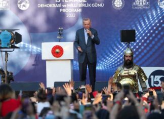 Erdoğan’dan KYK borcu açıklaması: Gençlerimizi faize kurban etmeyiz