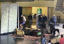 New York’ta ders verirken boynundan bıçaklanan Yazar Salman Rushdie hastaneye kaldırıldı