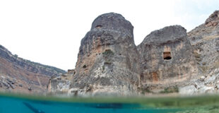 Dicle Barajı altında kalan batık antik kent dalgıçlar tarafından görüntülendi