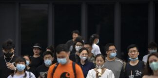 Çin’in tatil beldesi Sanya’da Kovid-19 ‘a karşı sokağa çıkma yasağı dahil tüm kısıtlamalar yürürlüğe girdi