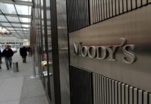 Moody’s, Türkiye’nin kredi notunu “B2″den “B3″e düşürdü, not görünümünü “negatif”ten “durağan”a çevirdi.