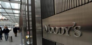 Moody’s, Türkiye’nin kredi notunu “B2″den “B3″e düşürdü, not görünümünü “negatif”ten “durağan”a çevirdi.