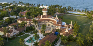 FBI, Trump’ın evinde nükleer silahlarla ilgili gizli belgeler aradı!