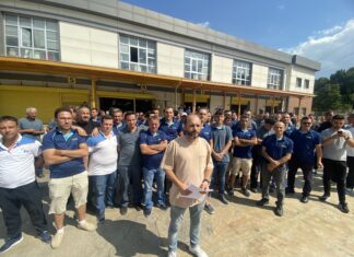 PTT işçileri, tüm Türkiye’de iş bıraktı