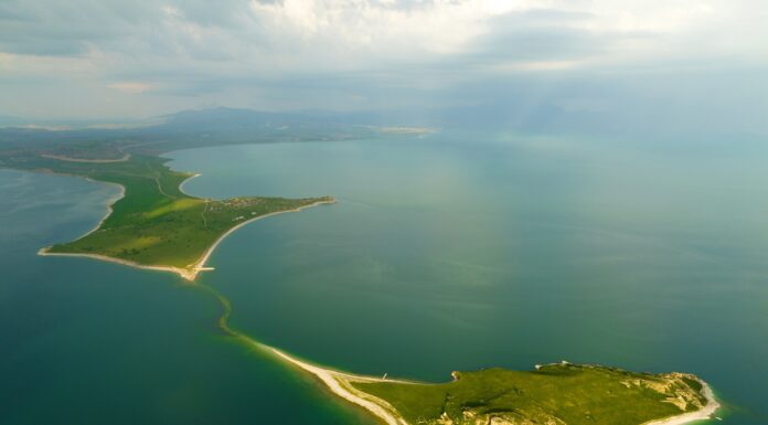 ‘Ege ve Akdeniz’de 40 derecelik hava ve artan nemle birlikte Van Gölü alternatif bir ‘denize’ dönüşecek