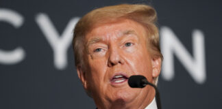 Trump, New York Başsavcılığındaki sorgusunda susma hakkını kullandı