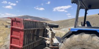 Tarım işçilerinin bulunduğu römork devrildi, 23 yaralı!