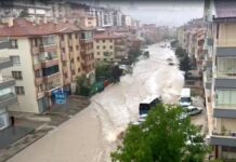 Ankara’da sağanak ve fırtına; Çatılar uçtu, ağaçlar devrildi
