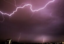 Hindistan’da yıldırım düşmesi sonucu 9 kişi hayatını kaybetti