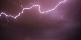 Hindistan’da yıldırım düşmesi sonucu 9 kişi hayatını kaybetti