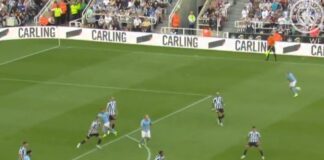 Öyle bir pas attı ki rakip takım sadece 3 kişi kaldı!