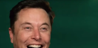 Bu beyefendi gırtlağına kadar şımarıklığa bulanmış!