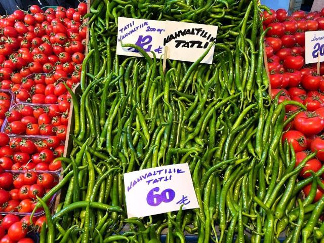 biberde-fiyat-etiketi-grama-dondu-14846360_o