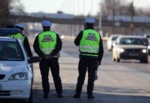 Kaçak göçmen taşıyan Türkiye plakalı otobüs, Bulgar kontrol noktasında polis aracını ezdi; 2 polis hayatını kaybetti!