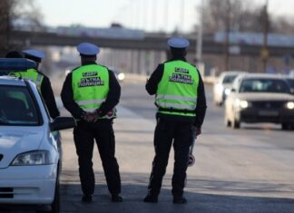 Kaçak göçmen taşıyan Türkiye plakalı otobüs, Bulgar kontrol noktasında polis aracını ezdi; 2 polis hayatını kaybetti!