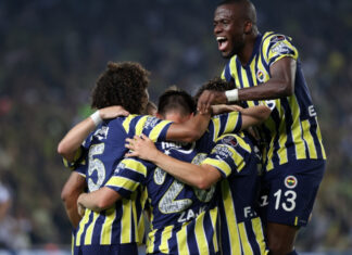 Adana Demirspor’u geçen Fenerbahçe haftayı lider kapattı