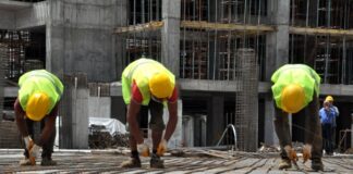 KKTC’inde Ağustos ayında 14.00-16.00 saatleri arasında çalışmak yasaklandı.