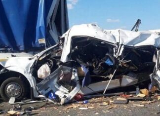 Rusya’da meydana gelen zincirleme kazada, 16 kişi hayatını kaybetti.
