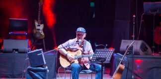 Bülent Ortaçgil: “Şarkı ozanı yani ‘song poet’ bana Alman menajerimin koyduğu isimdi. Beni iyi tanımlıyor diye düşünürüm hep.”