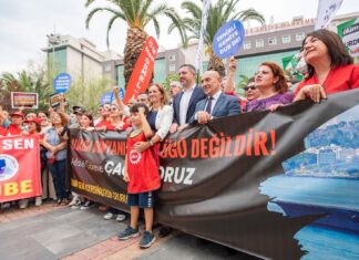 Tunç Soyer, Ailağa’ya gelecek asbest taşıyan gemiyle ilgili: “Biz dünyanın çöplüğü olmak istemiyoruz”