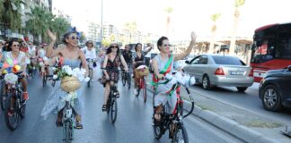 SÜSLÜ KADINLAR 10. YILINDA İZMİR KARŞIYAKA’DA PEDAL ÇEVİRDİ