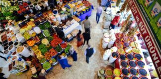 Enflasyon hedefi bu yıl için yüzde 65 olarak belirlendi.