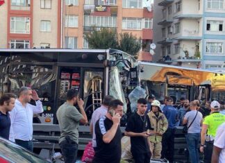 Avcılar’da metrobüsler kafa kafaya; çarpıştı; 85 kişi yaralandı.