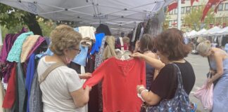 Üçüncüsü düzenlenen İkinci El Pazarı Kadıköy’de yoğun ilgi görüyor.