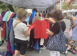 Üçüncüsü düzenlenen İkinci El Pazarı Kadıköy’de yoğun ilgi görüyor.