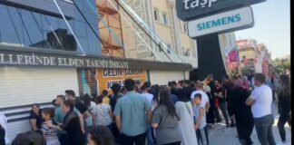 Yüzde 50 indirim izdiham yarattı; ezilme tehlikesi geçirenler oldu!