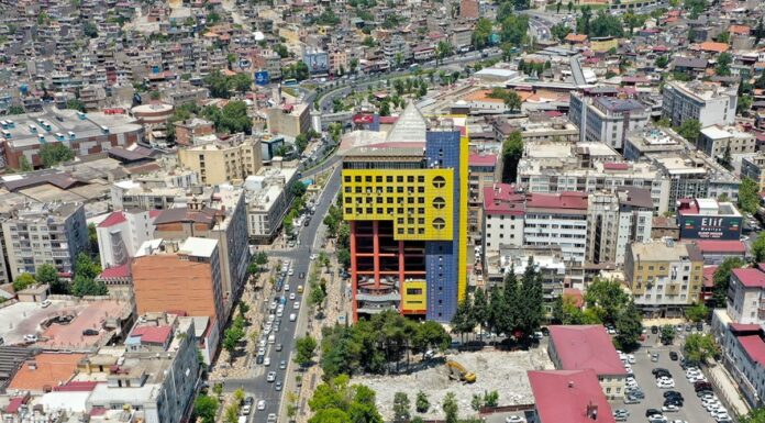 Google’dan bir madde eksildi: ‘Dünyanın en saçma binası’ artık yok!