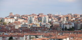 Kiracısının elektrik ve suyunu kestirmişti, mahkemeden Kiracıları sevindiren karar!