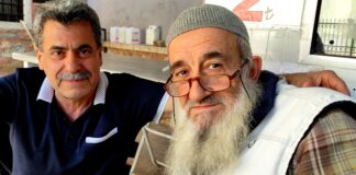 İKİSİ DE AYNI YAŞTA: 63!