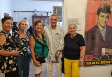 Zek Müren’i 26 sene önce kaybettik; Sanatçının Bodrum’daki evi ziyaretçi akınına sahne oldu.