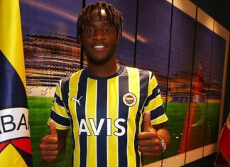 Batshuayi imzaladı