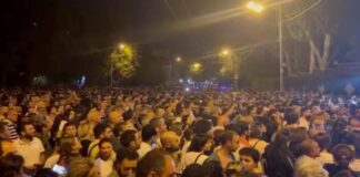 Ermenistan sokaklarında Paşinyan’ın istifa sesleri